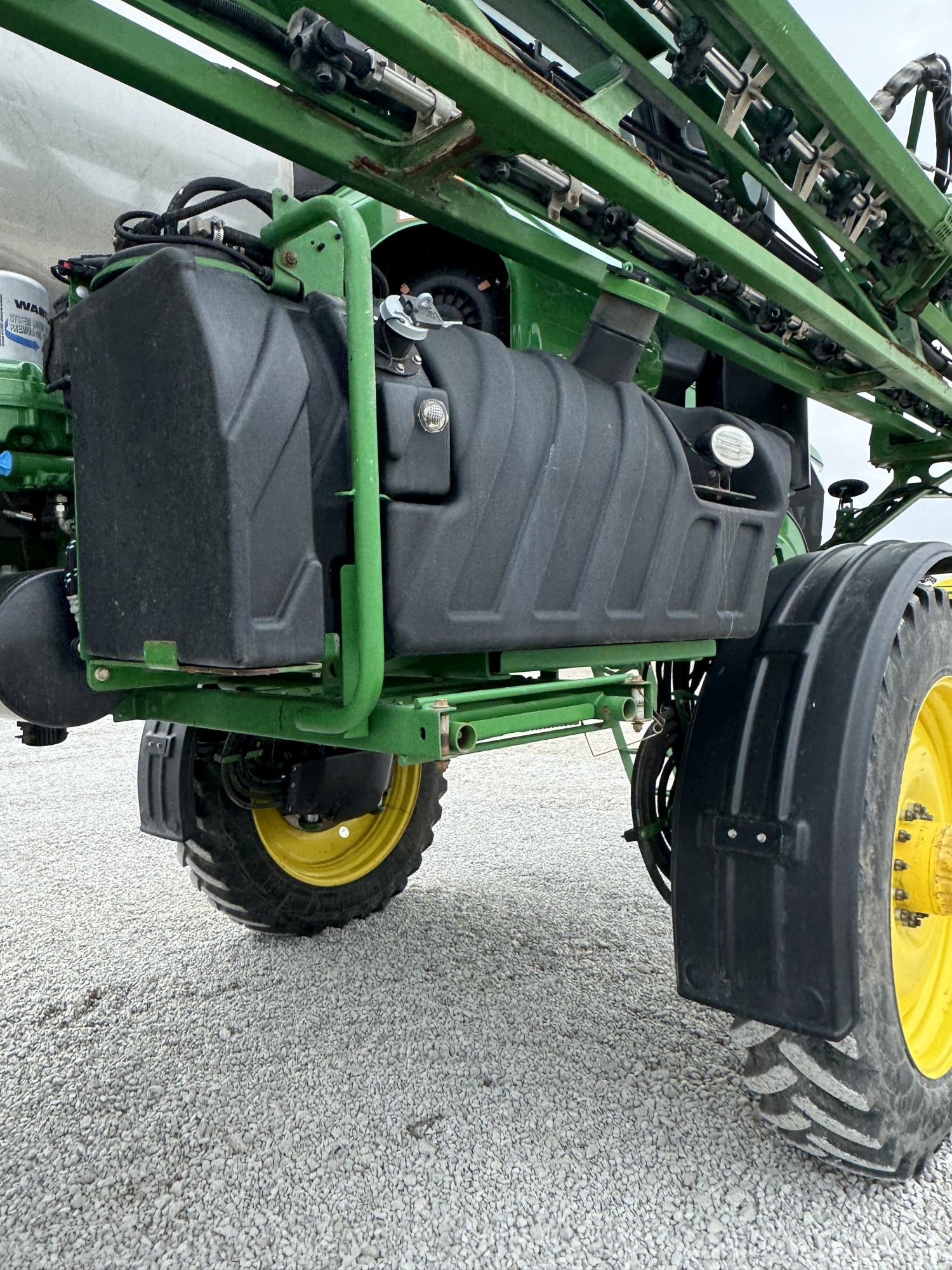 John Deere R4038 Sprayer, 2019
