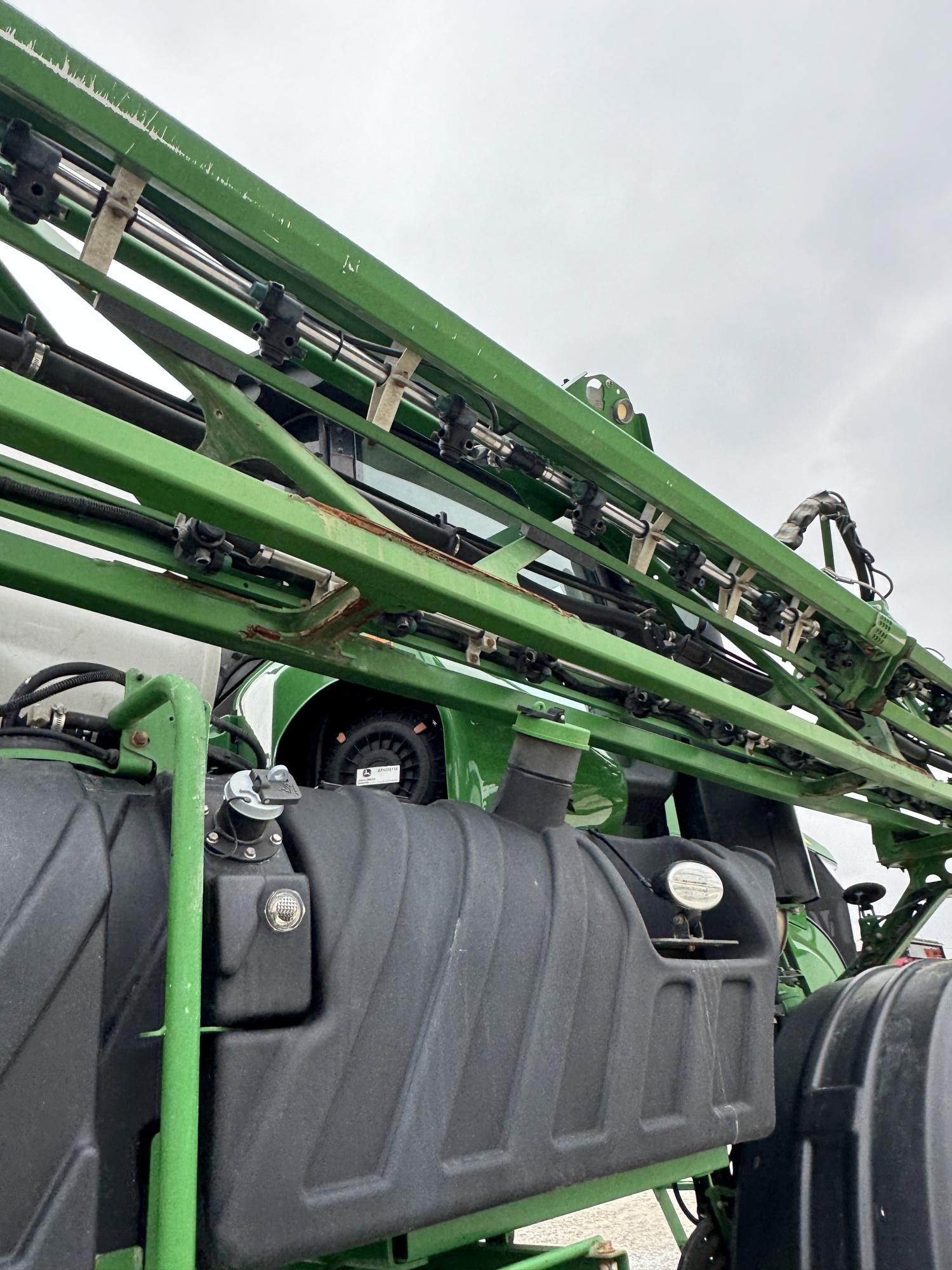 John Deere R4038 Sprayer, 2019