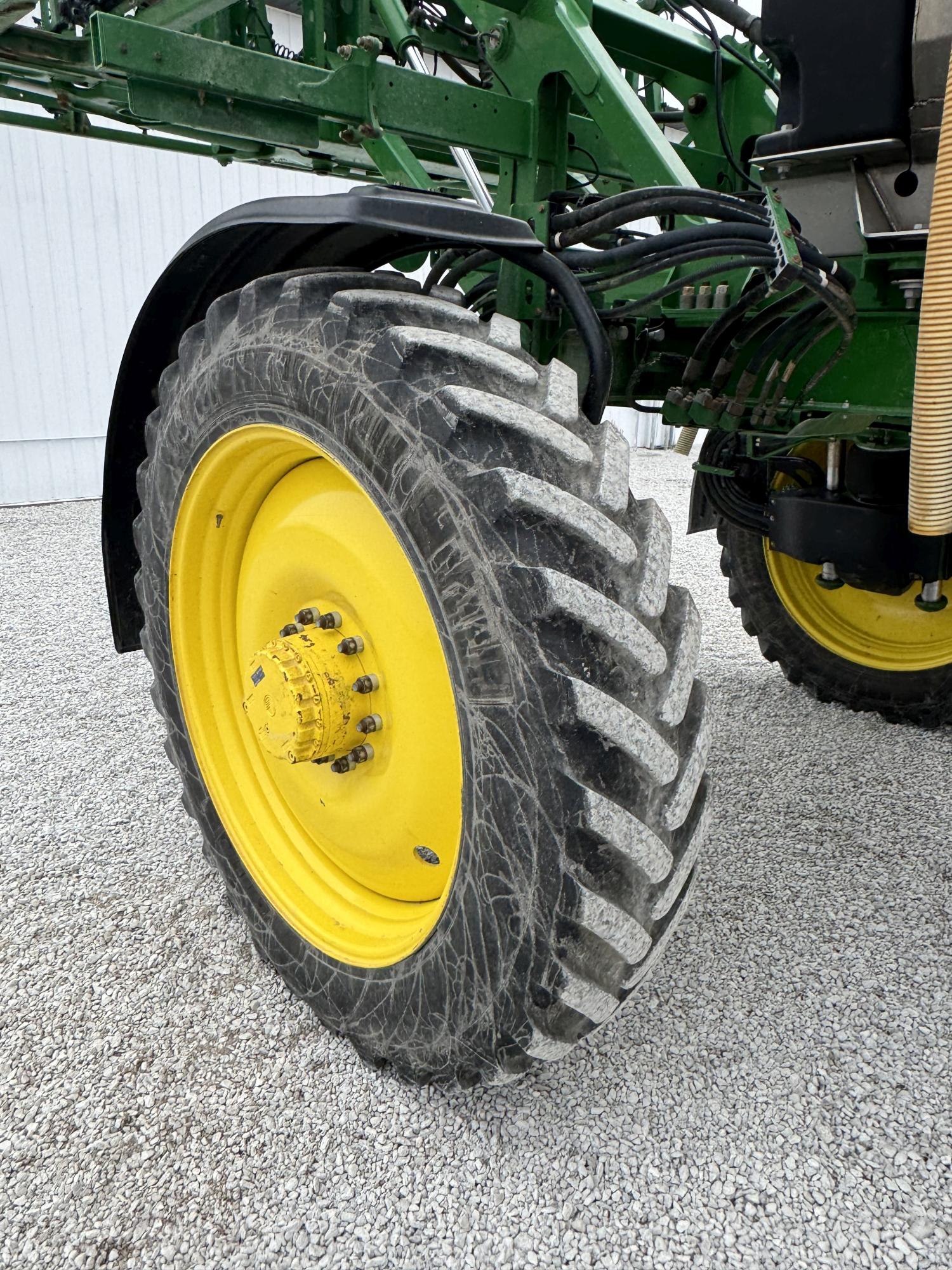John Deere R4038 Sprayer, 2019