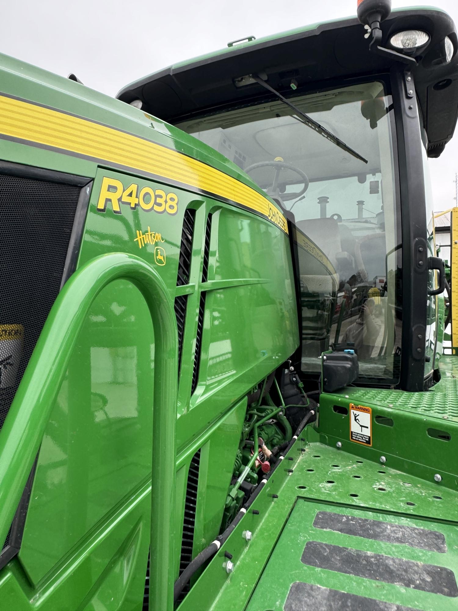 John Deere R4038 Sprayer, 2019