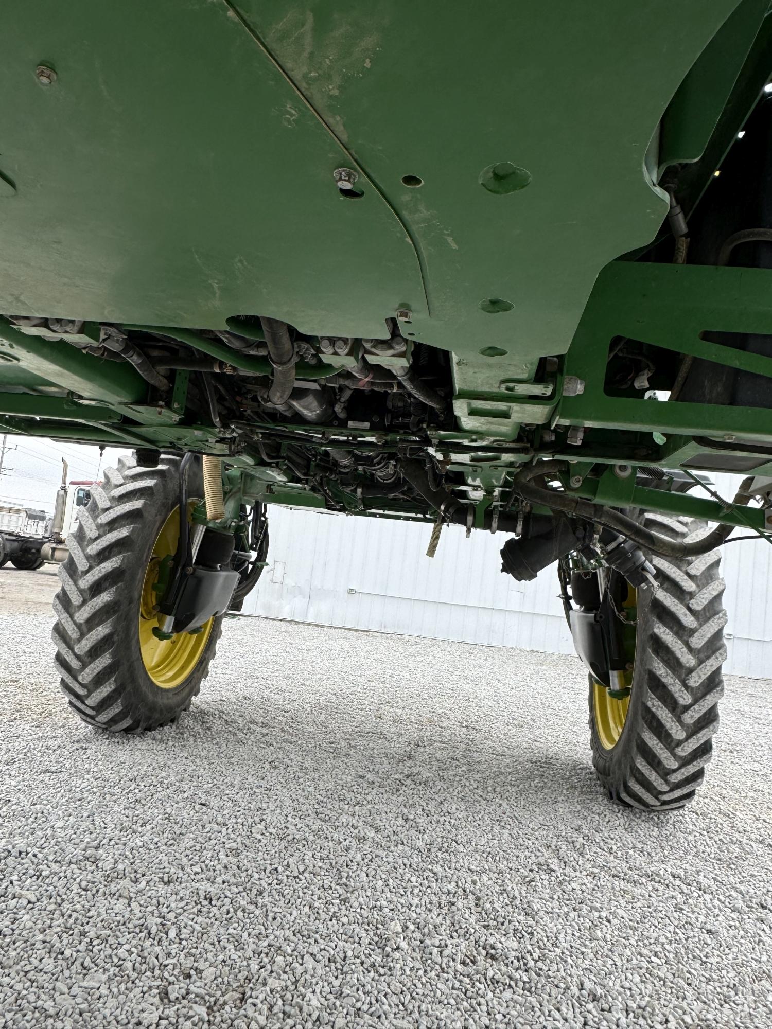 John Deere R4038 Sprayer, 2019