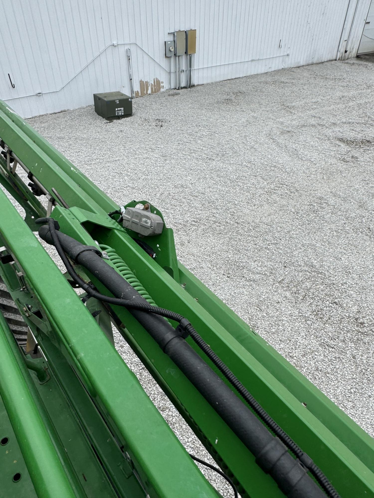 John Deere R4038 Sprayer, 2019