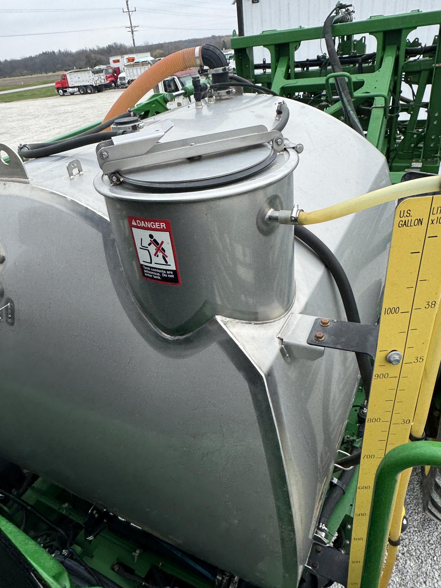 John Deere R4038 Sprayer, 2019