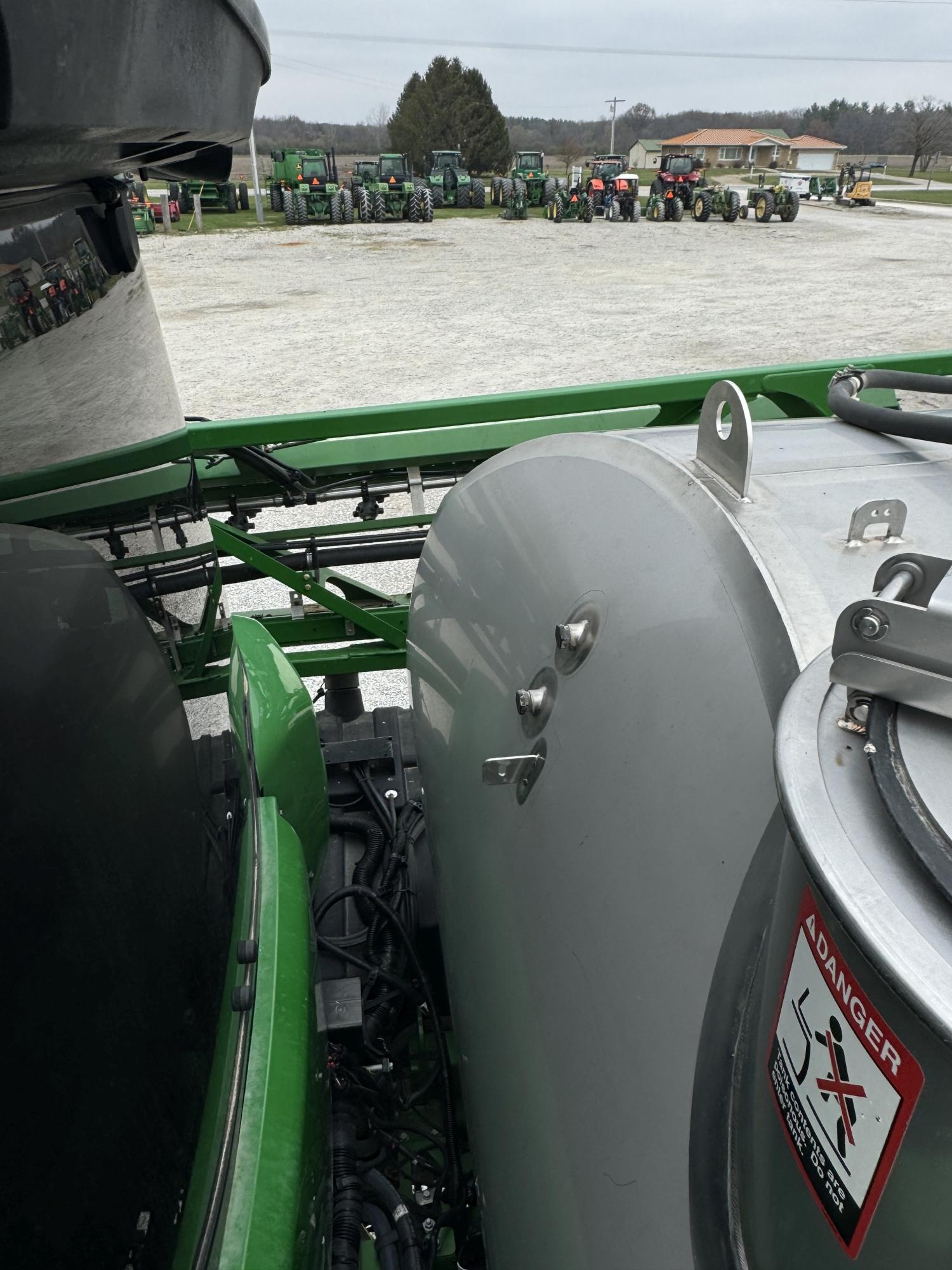 John Deere R4038 Sprayer, 2019
