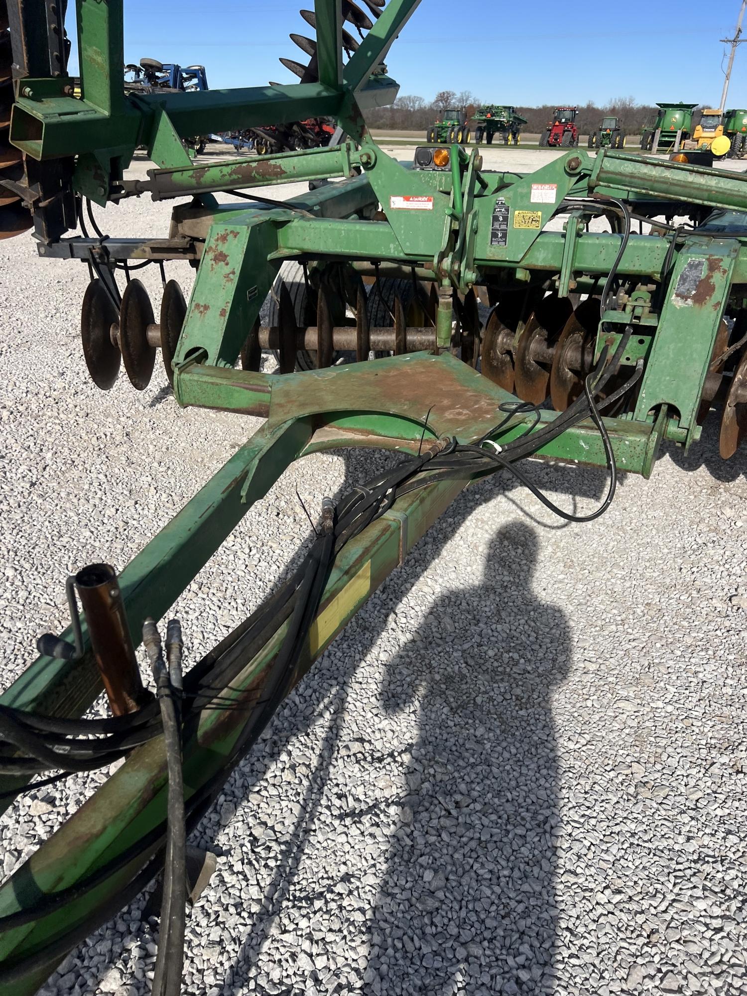 John Deere 630 Disk