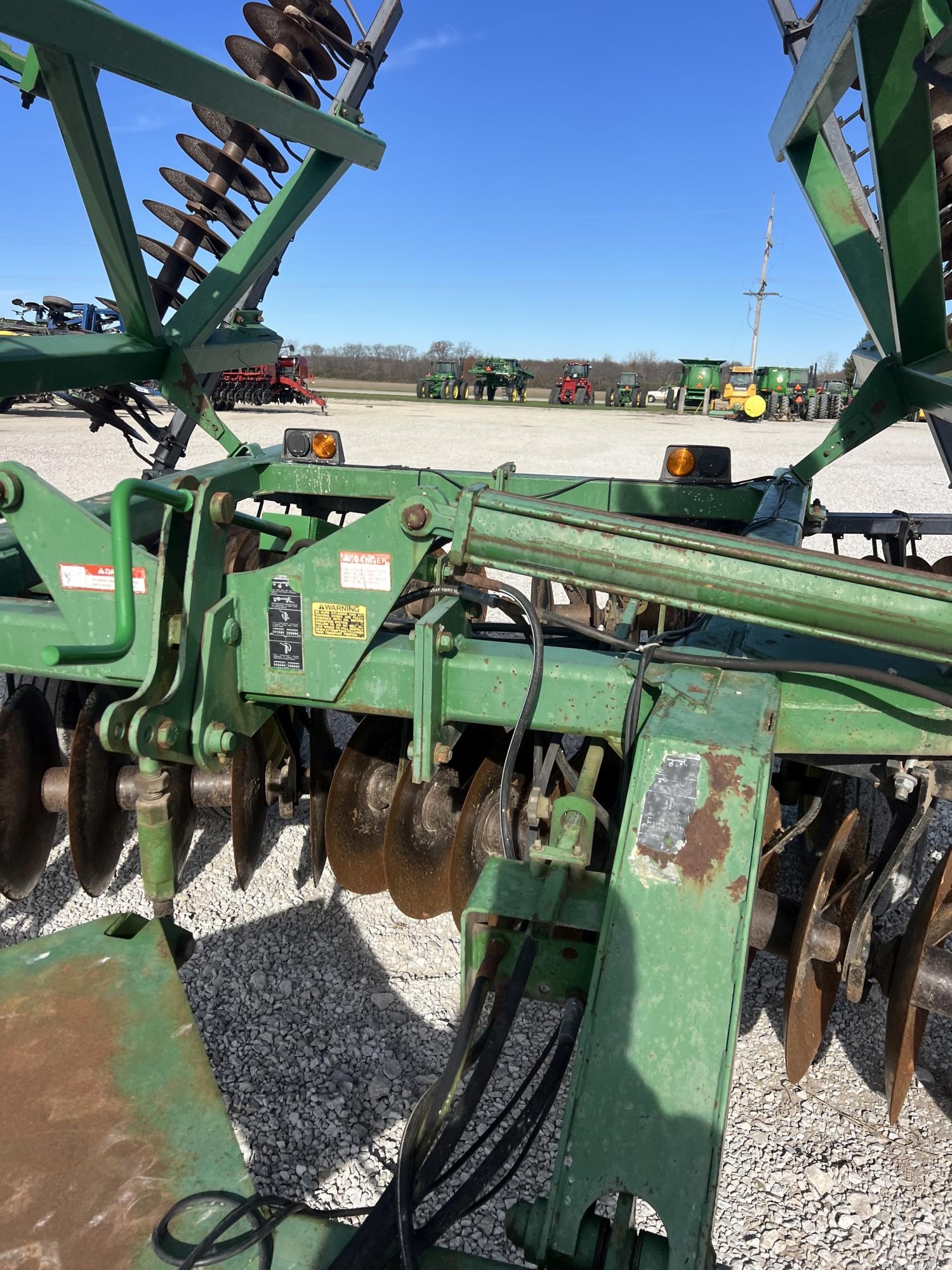 John Deere 630 Disk