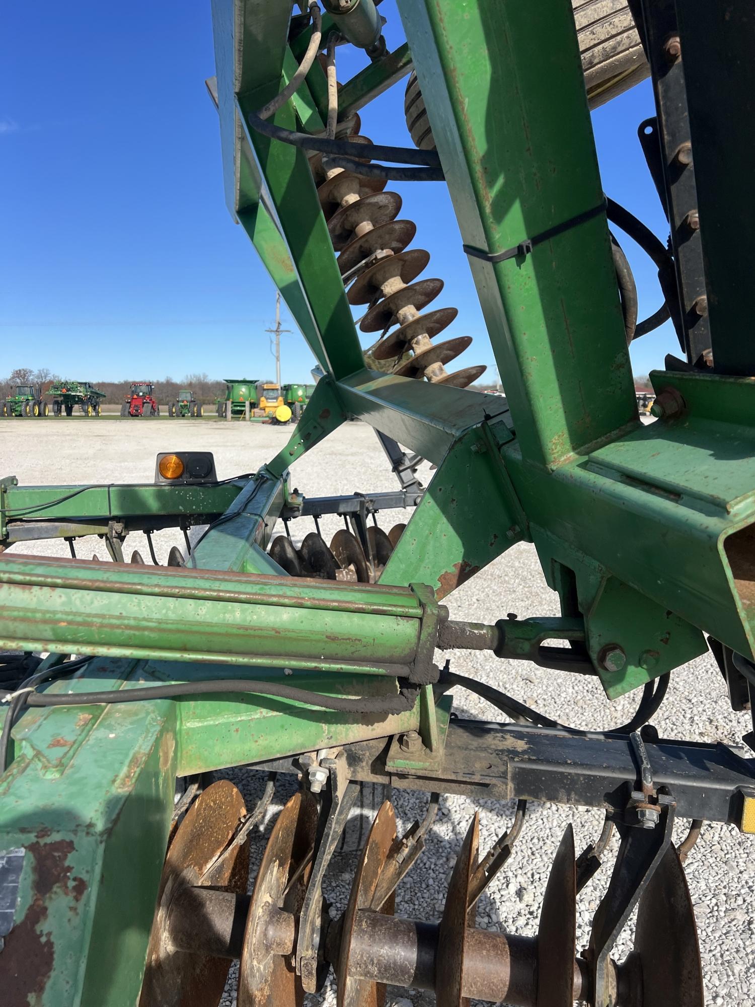 John Deere 630 Disk