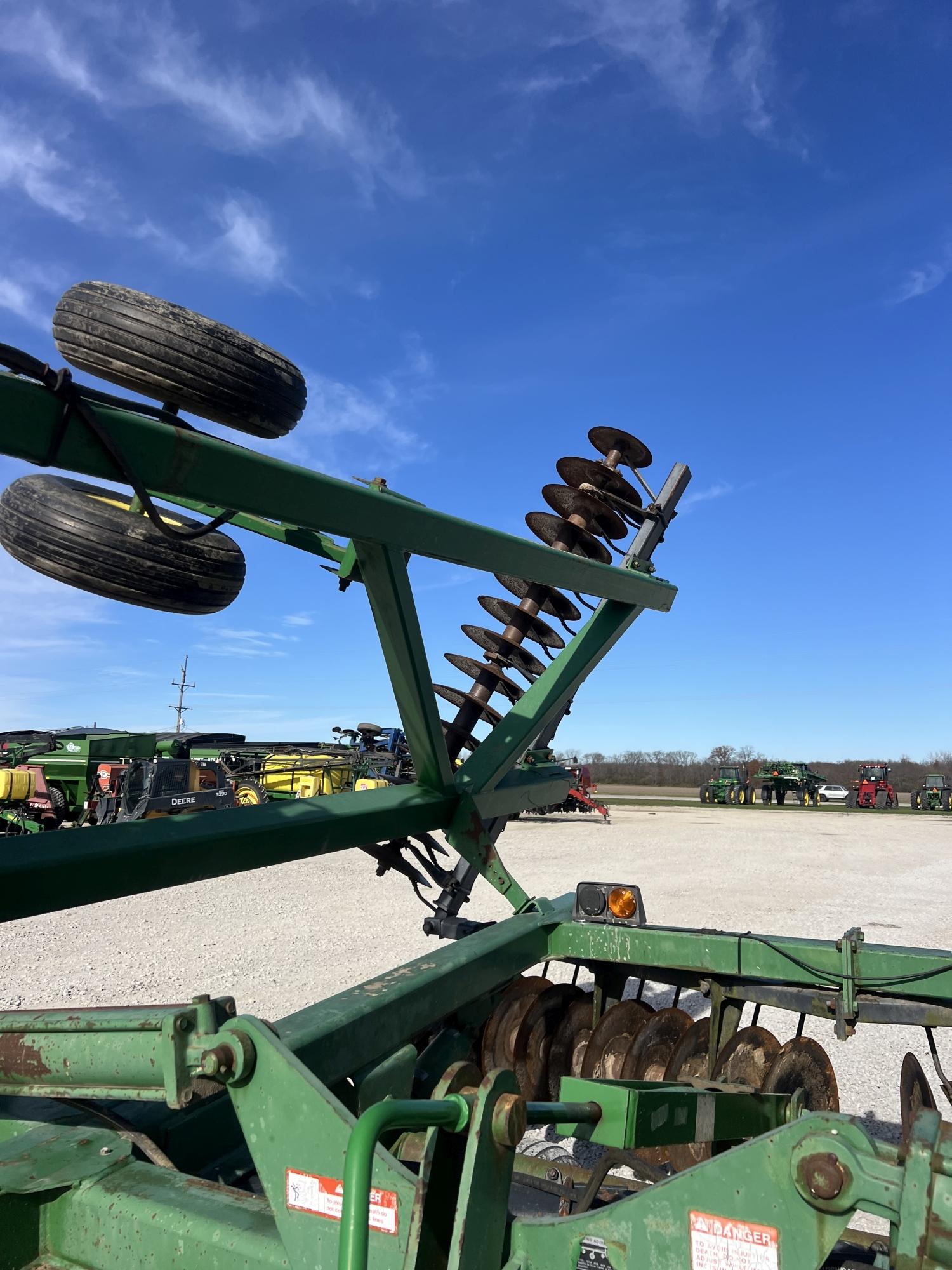 John Deere 630 Disk