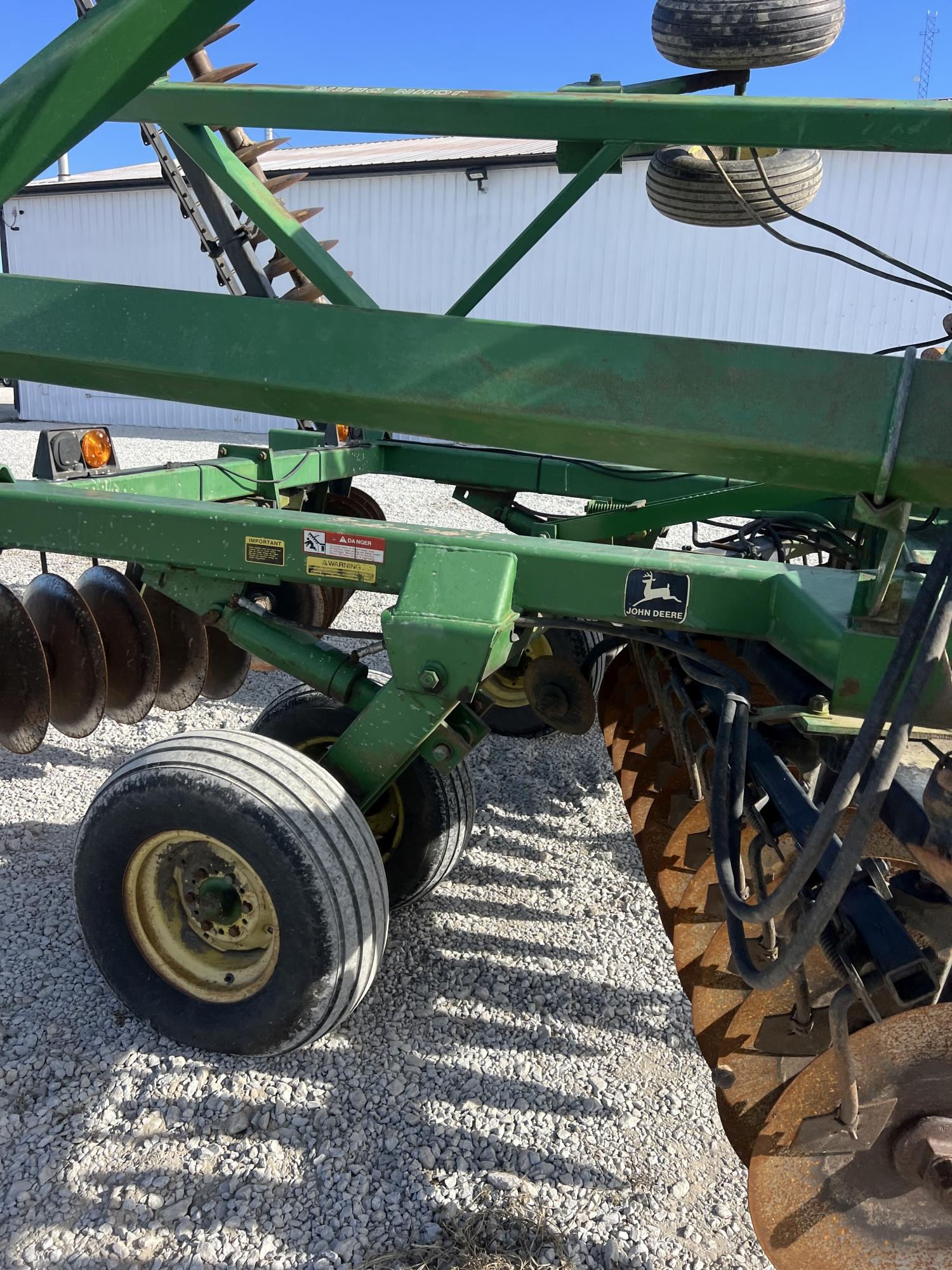 John Deere 630 Disk