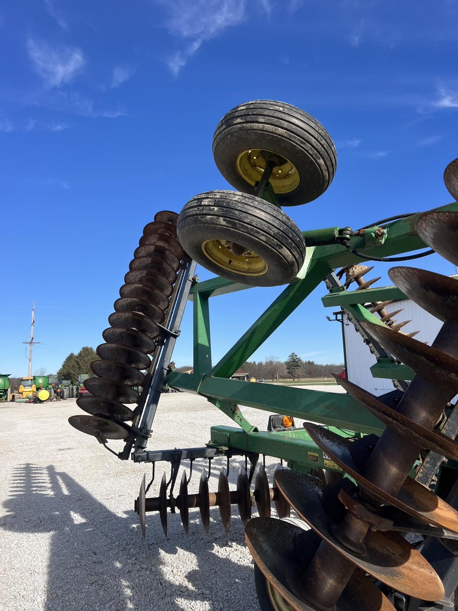 John Deere 630 Disk