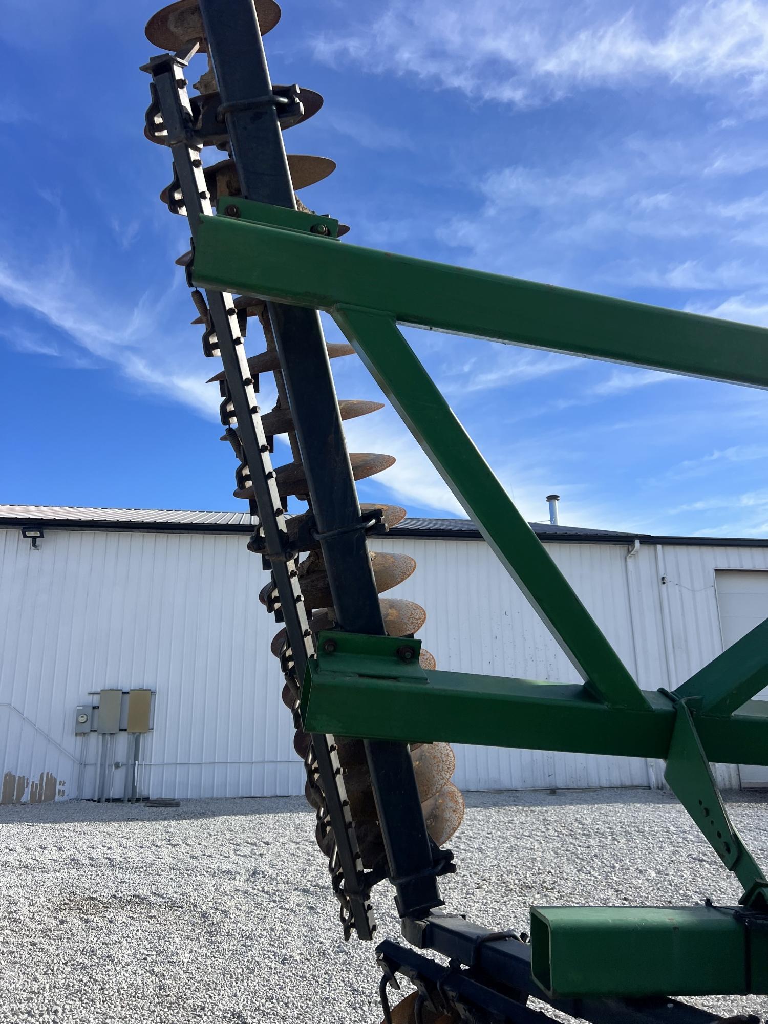 John Deere 630 Disk