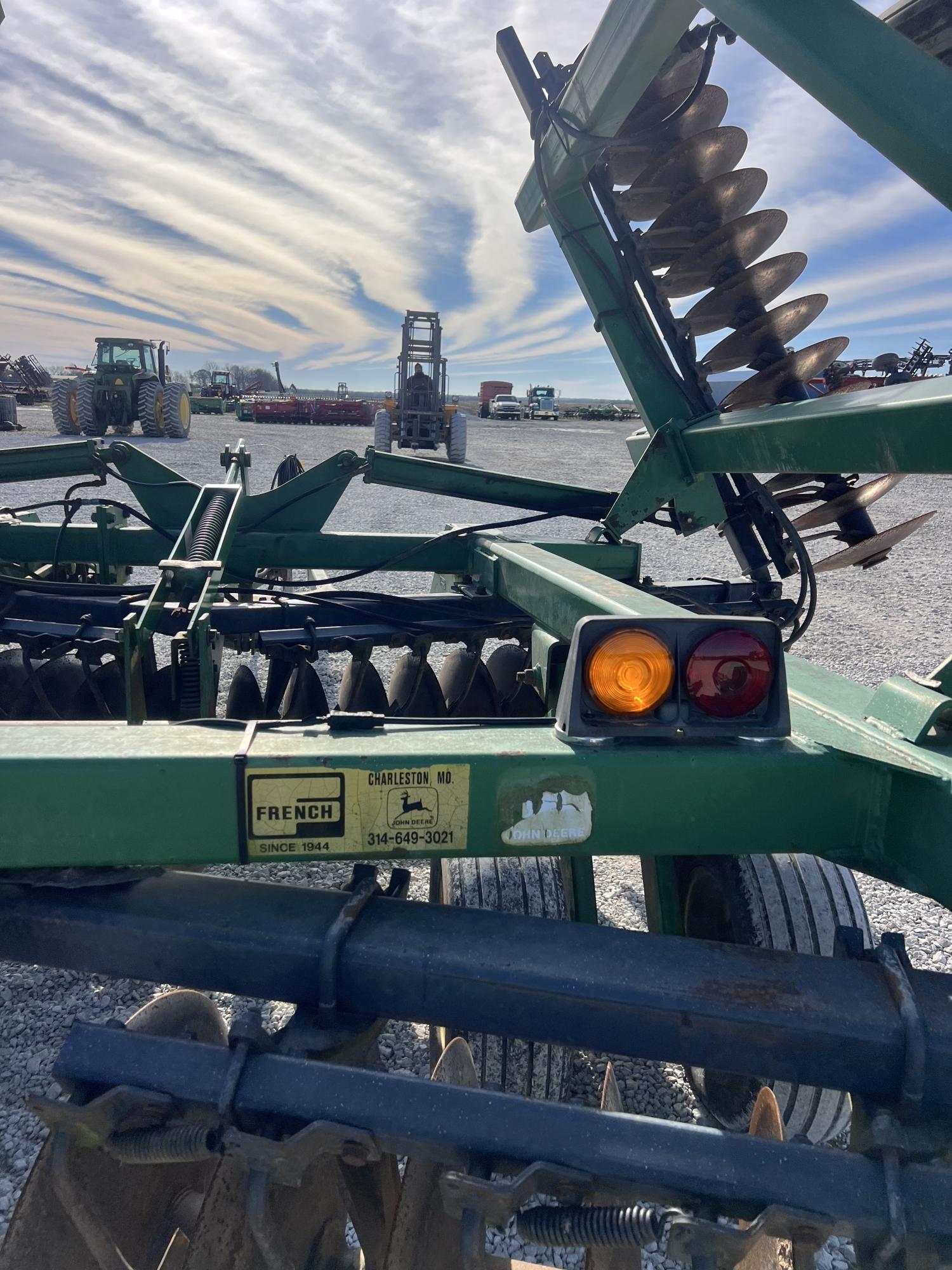 John Deere 630 Disk