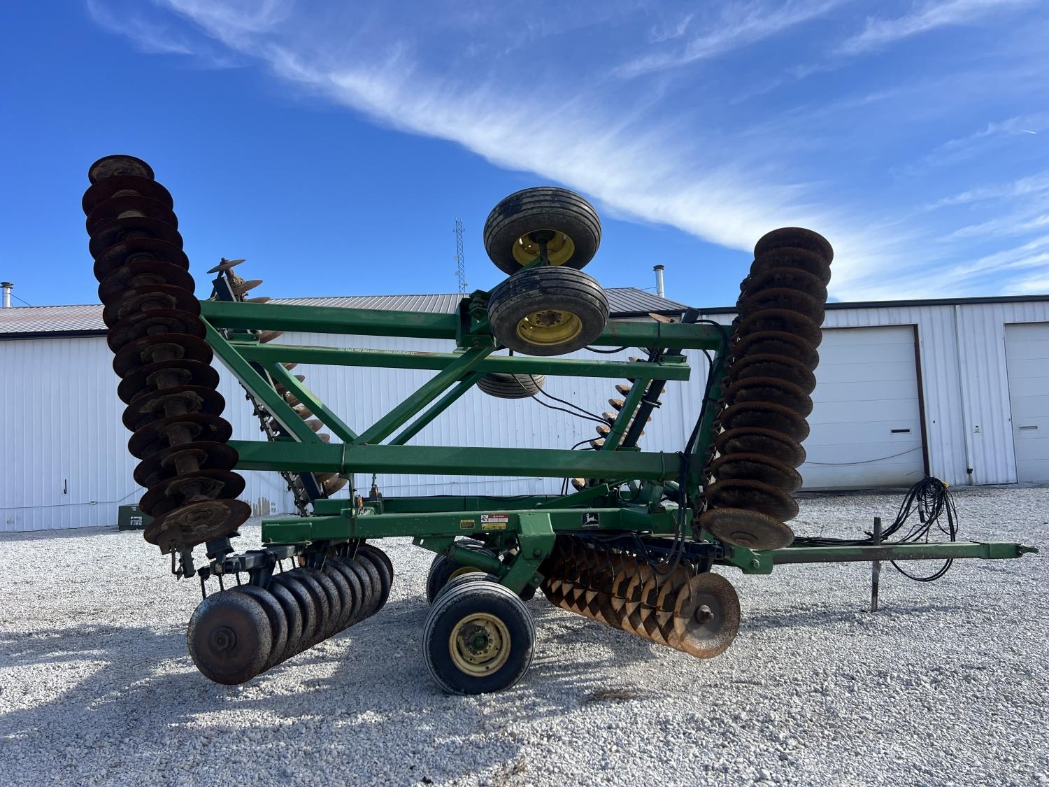 John Deere 630 Disk