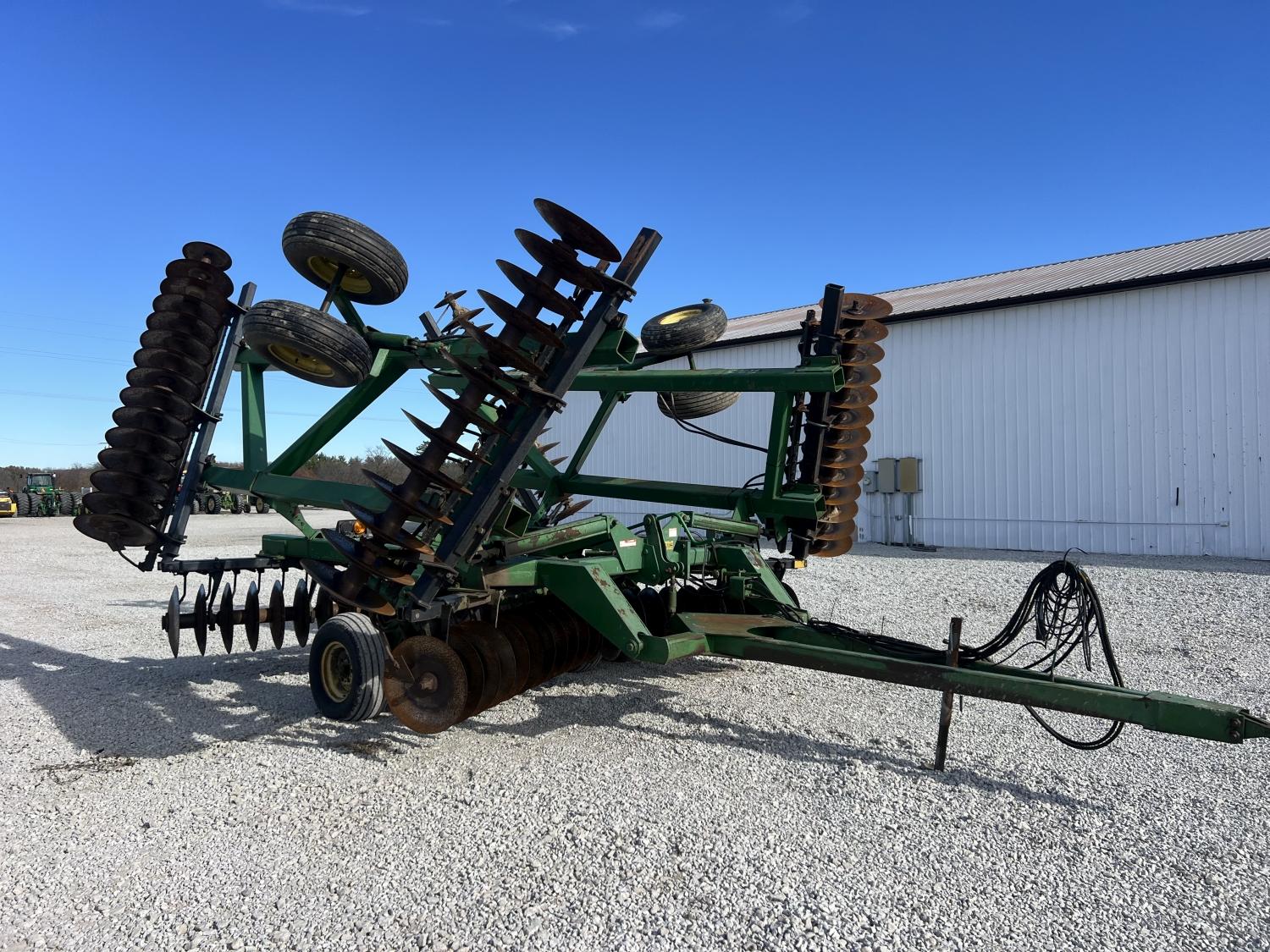 John Deere 630 Disk