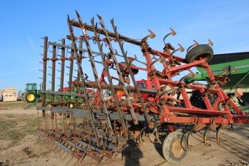 Case IH 4600 Field Cultivator