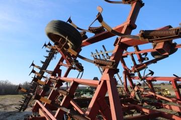 Case IH 4600 Field Cultivator