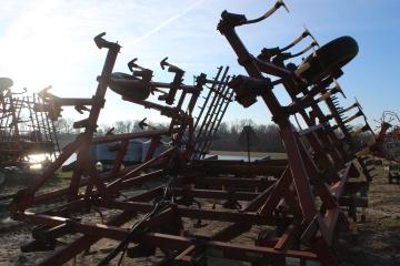 Case IH 4600 Field Cultivator