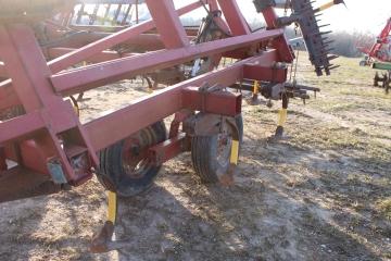 Case IH 4600 Field Cultivator