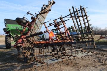 Case IH 4600 Field Cultivator