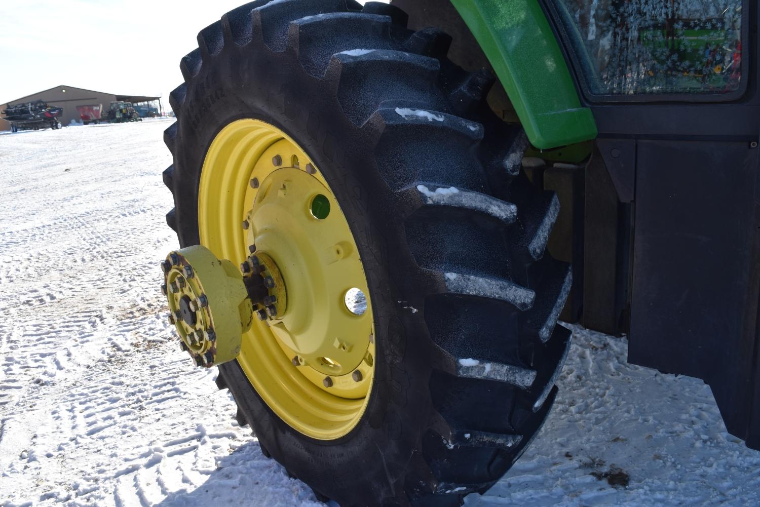 John Deere 7800 Tractor