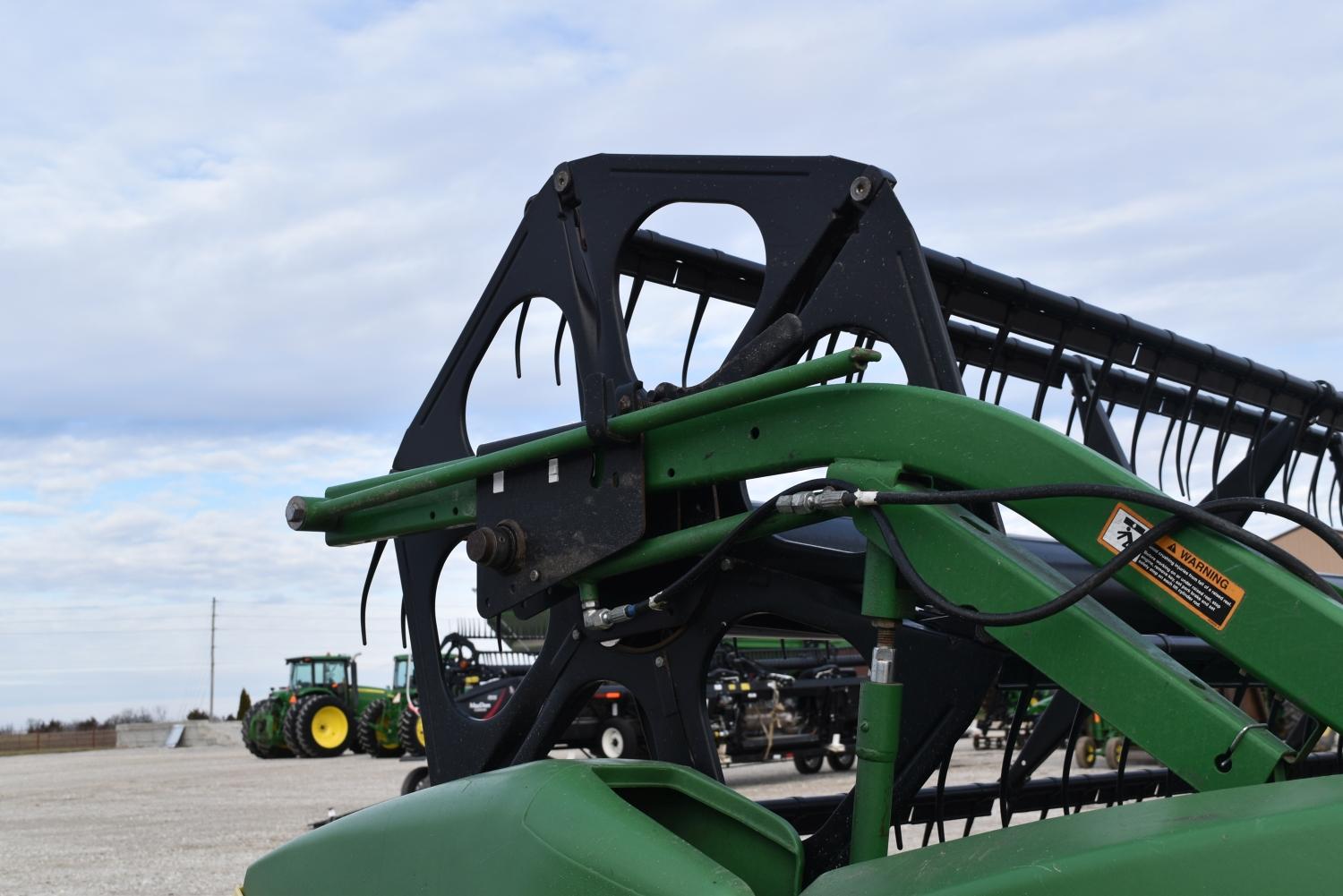 John Deere 625F, 2010