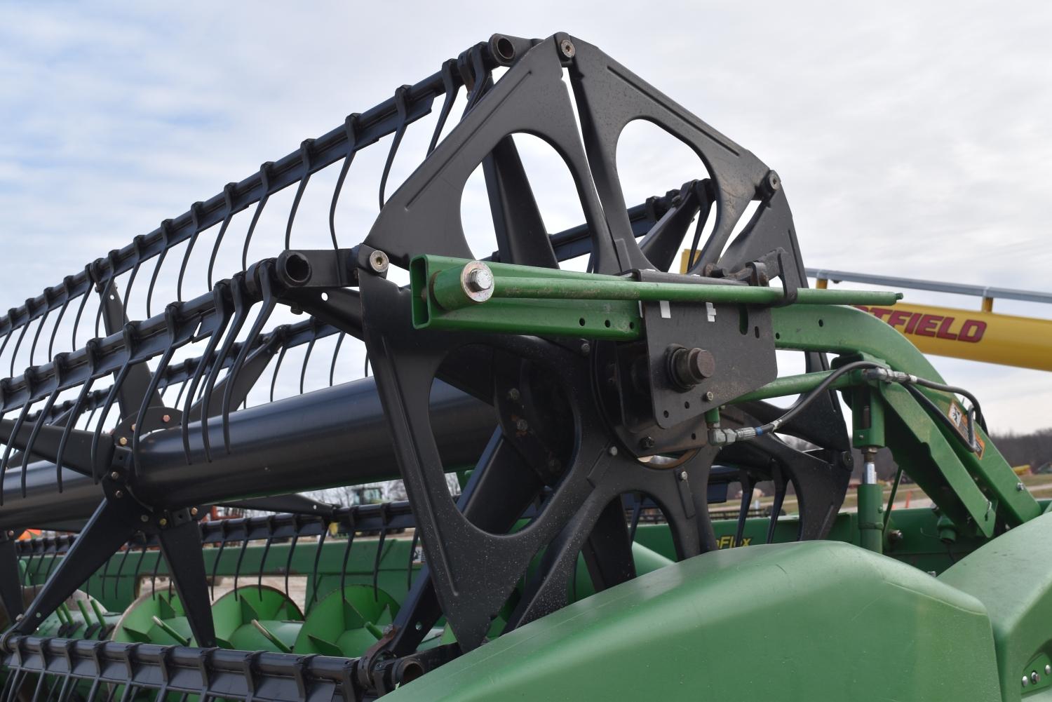 John Deere 625F, 2010
