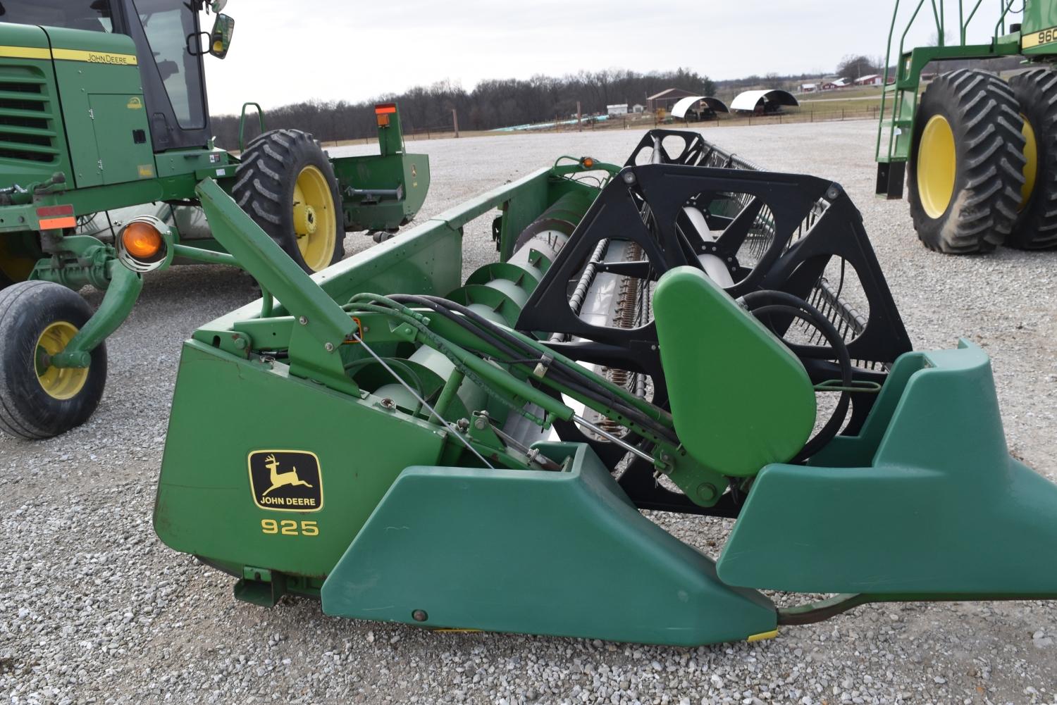 John Deere 925 Grain Platform
