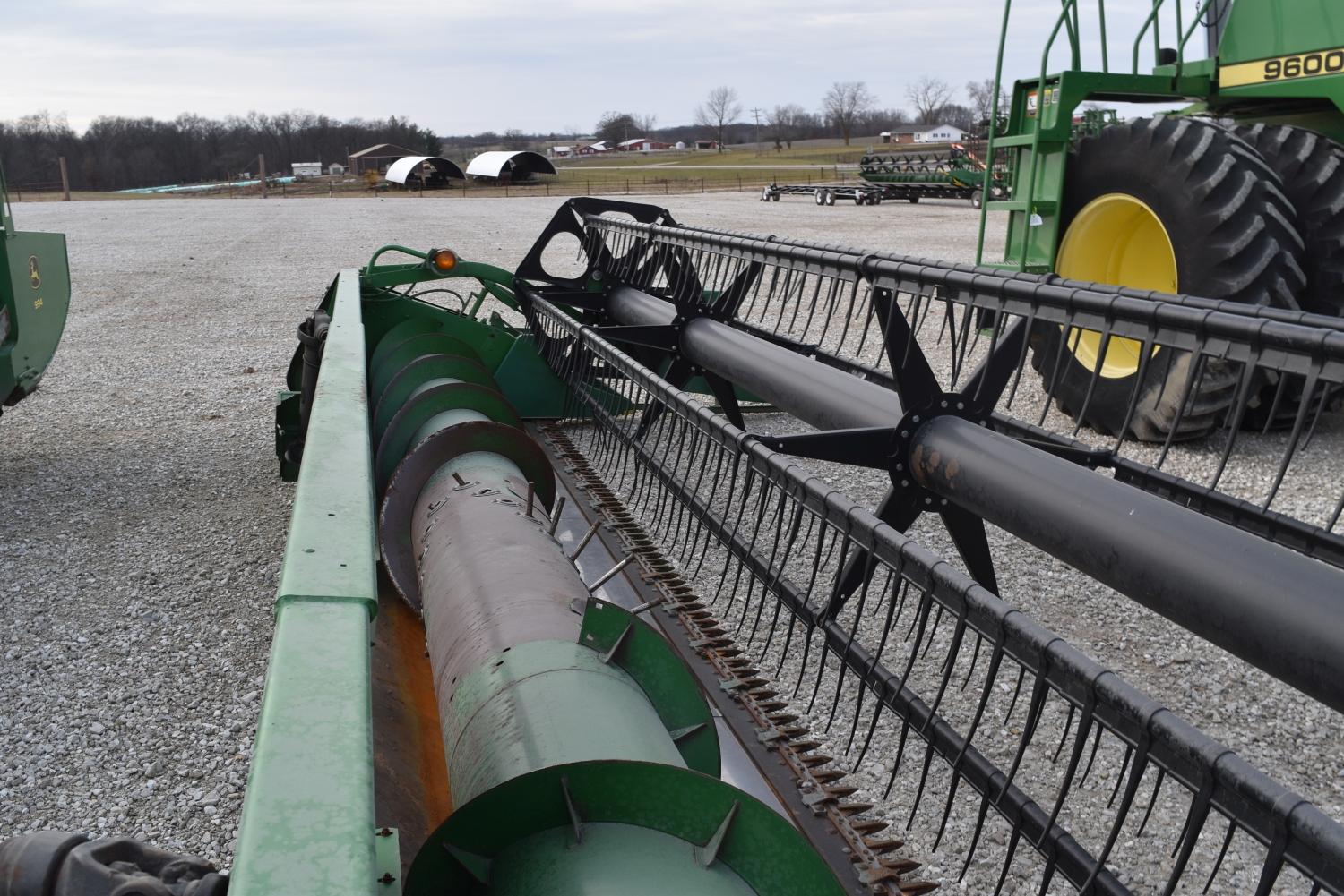 John Deere 925 Grain Platform
