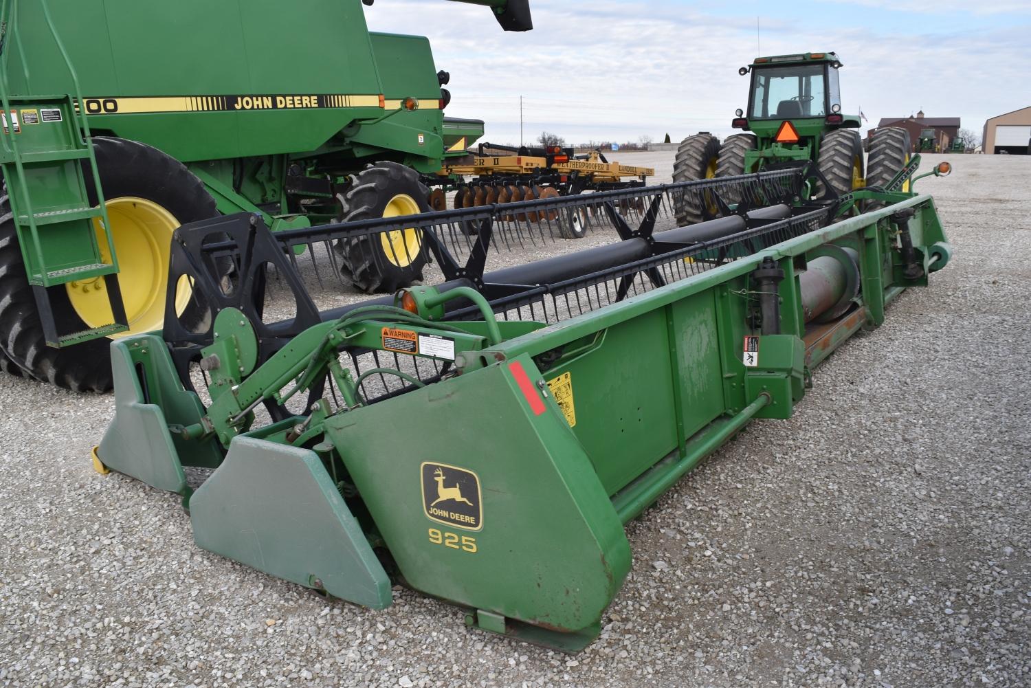 John Deere 925 Grain Platform