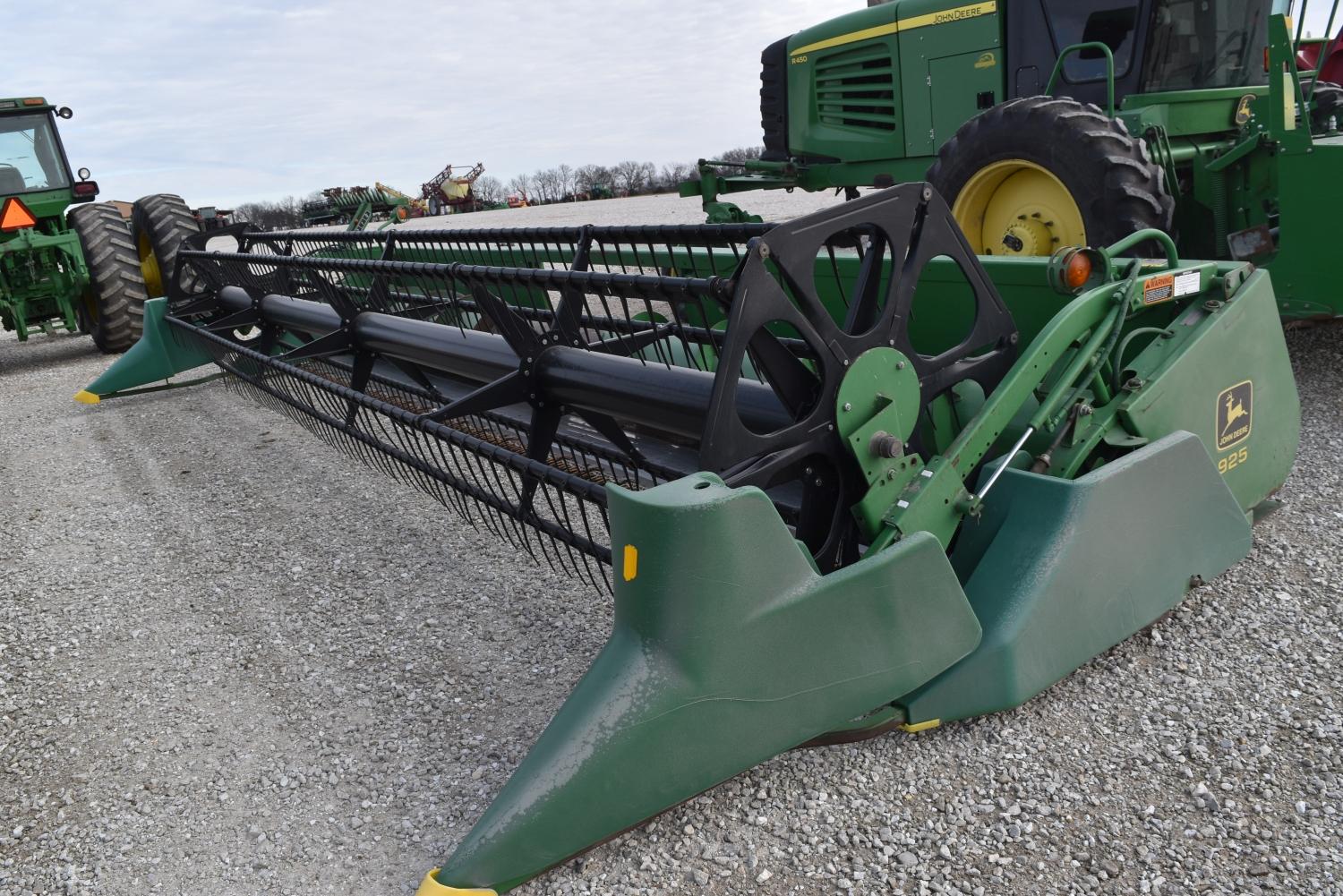 John Deere 925 Grain Platform