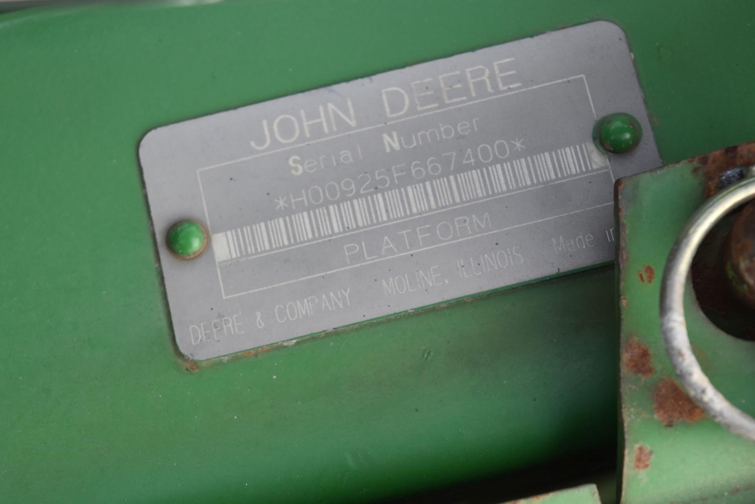 John Deere 925 Grain Platform