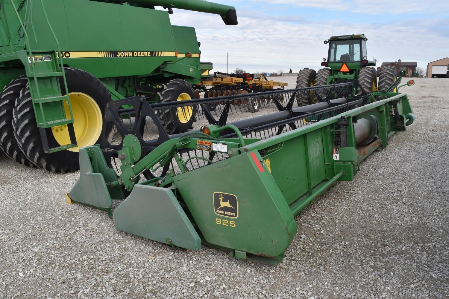 John Deere 925 Grain Platform