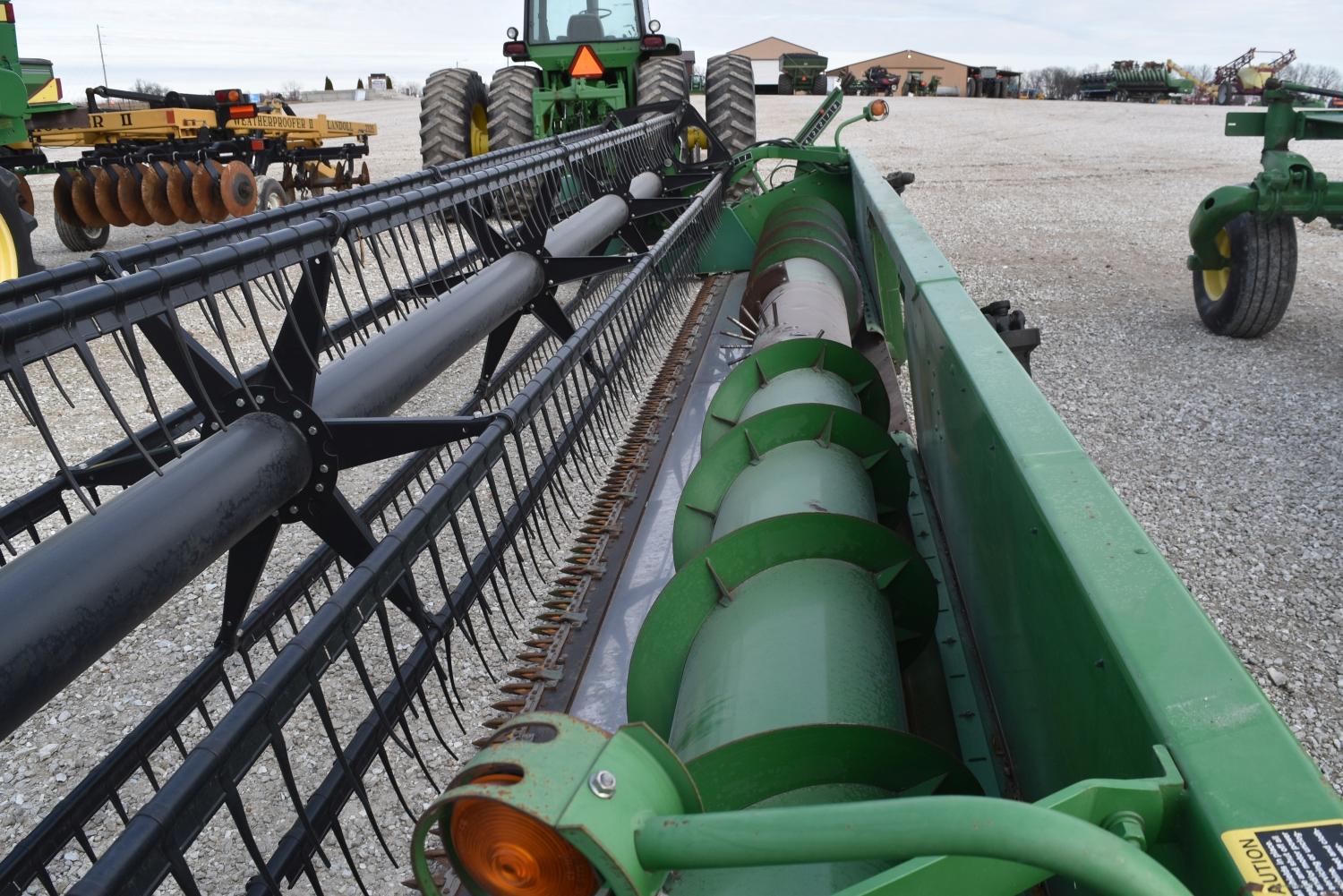 John Deere 925 Grain Platform