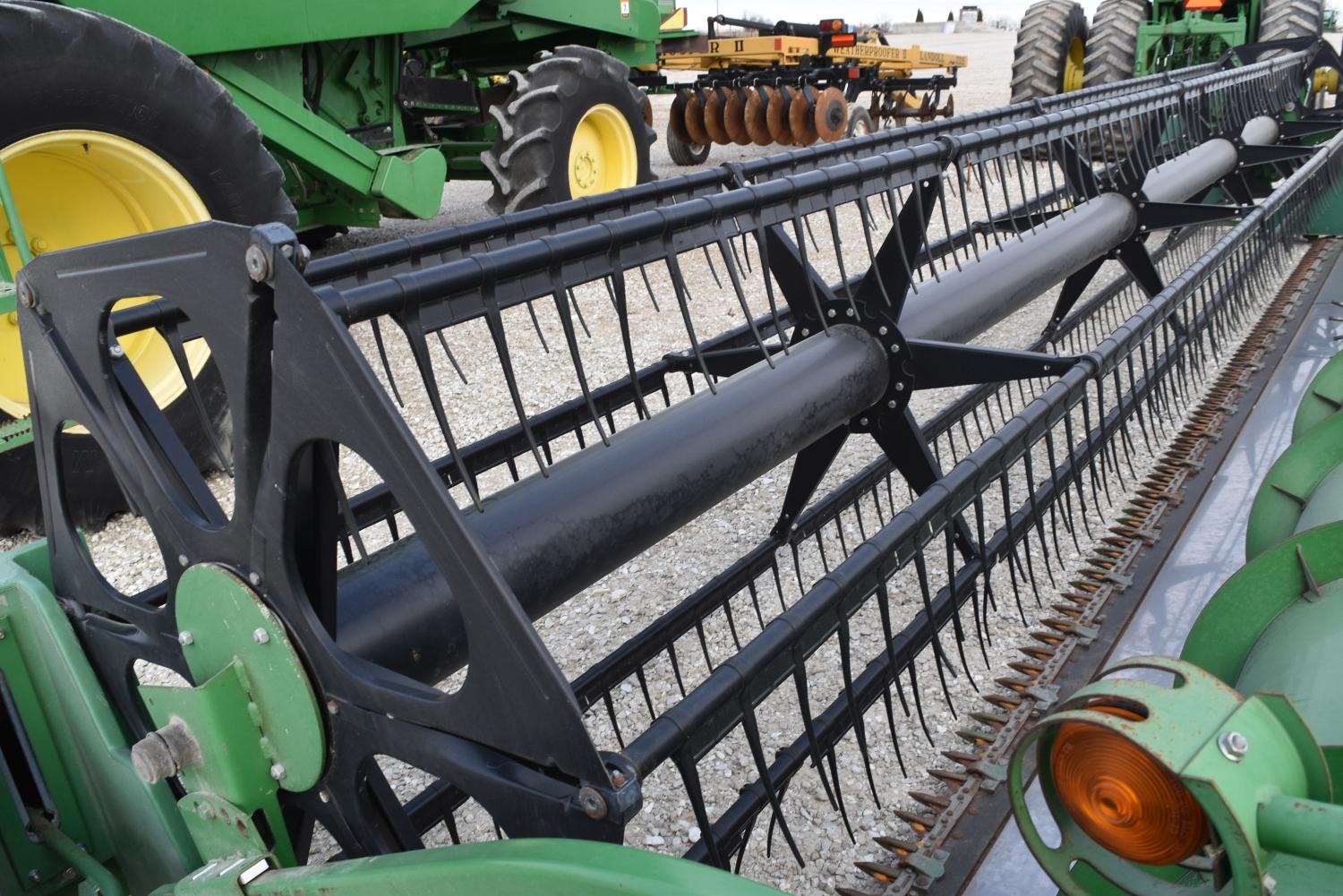 John Deere 925 Grain Platform