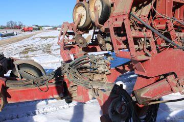 International 800 Cyclone Planter