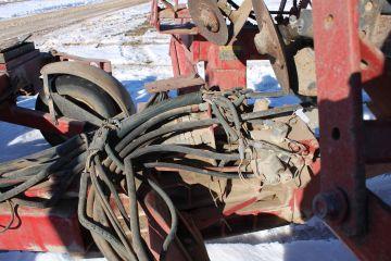 International 800 Cyclone Planter