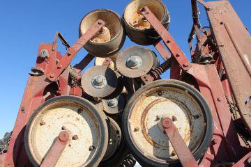 International 800 Cyclone Planter