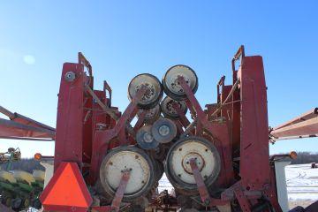 International 800 Cyclone Planter