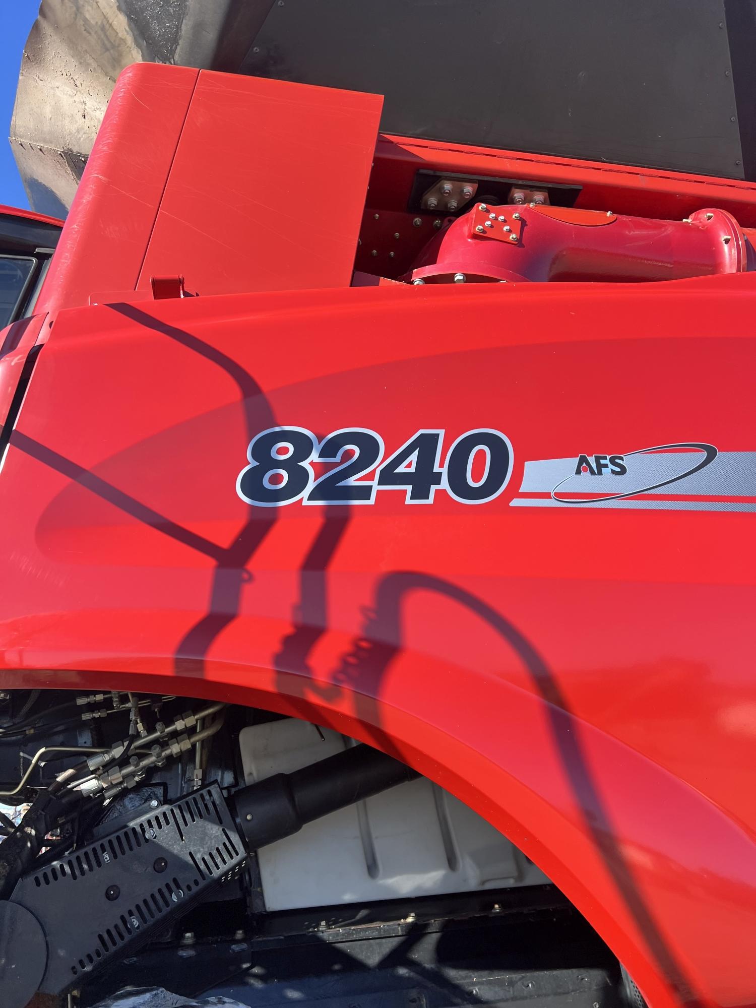 Case IH 8240 Combine, 2018