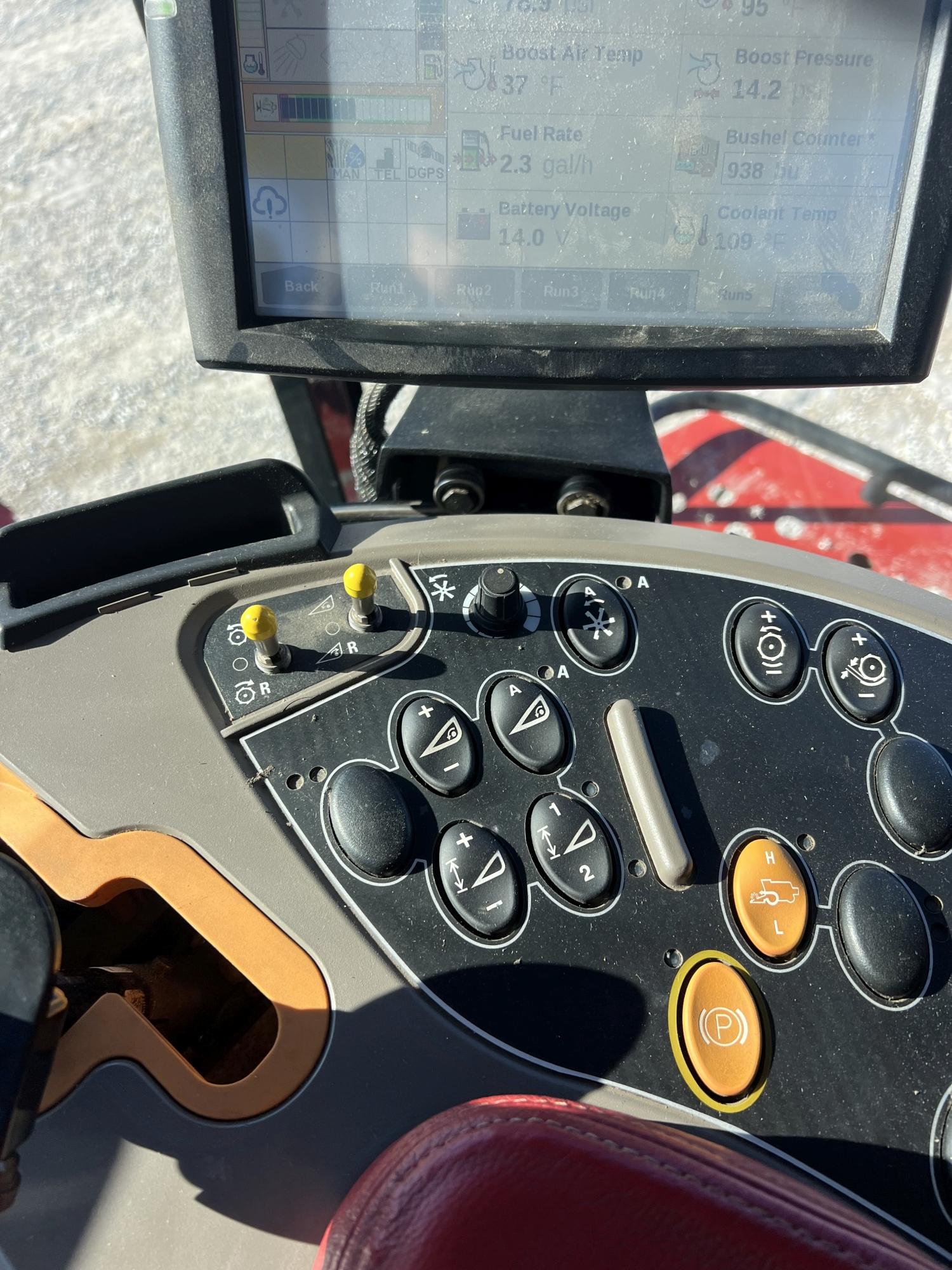 Case IH 8240 Combine, 2018