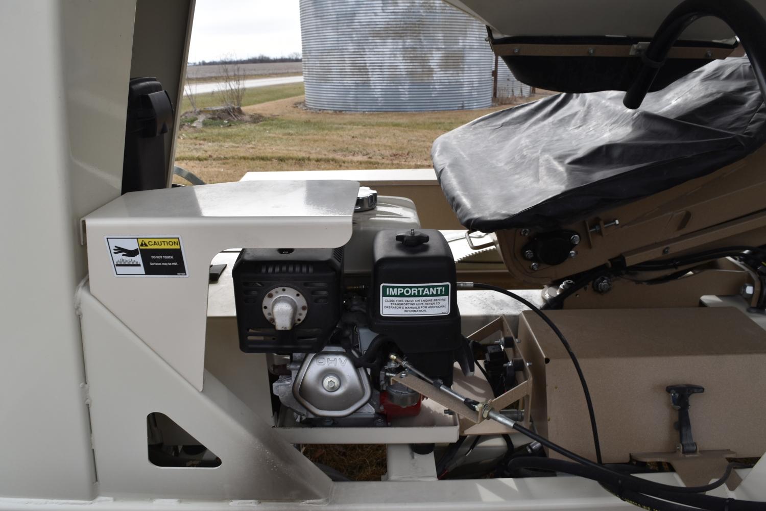 Unverferth UM 3755 Seed Tender