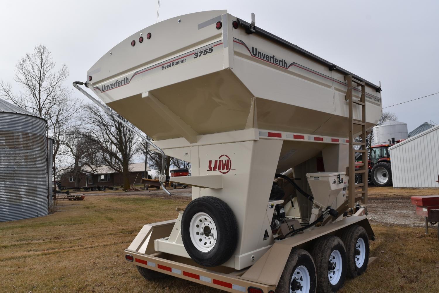 Unverferth UM 3755 Seed Tender