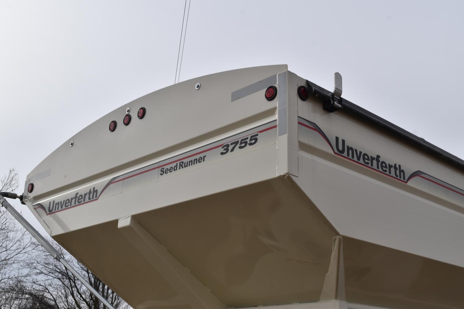Unverferth UM 3755 Seed Tender