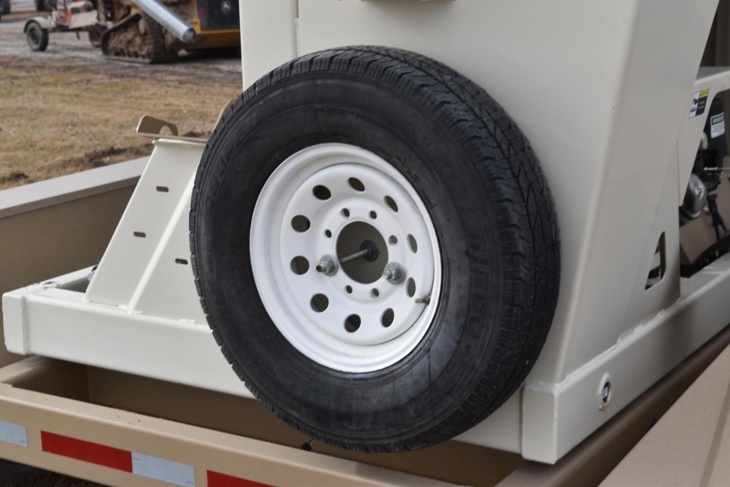 Unverferth UM 3755 Seed Tender