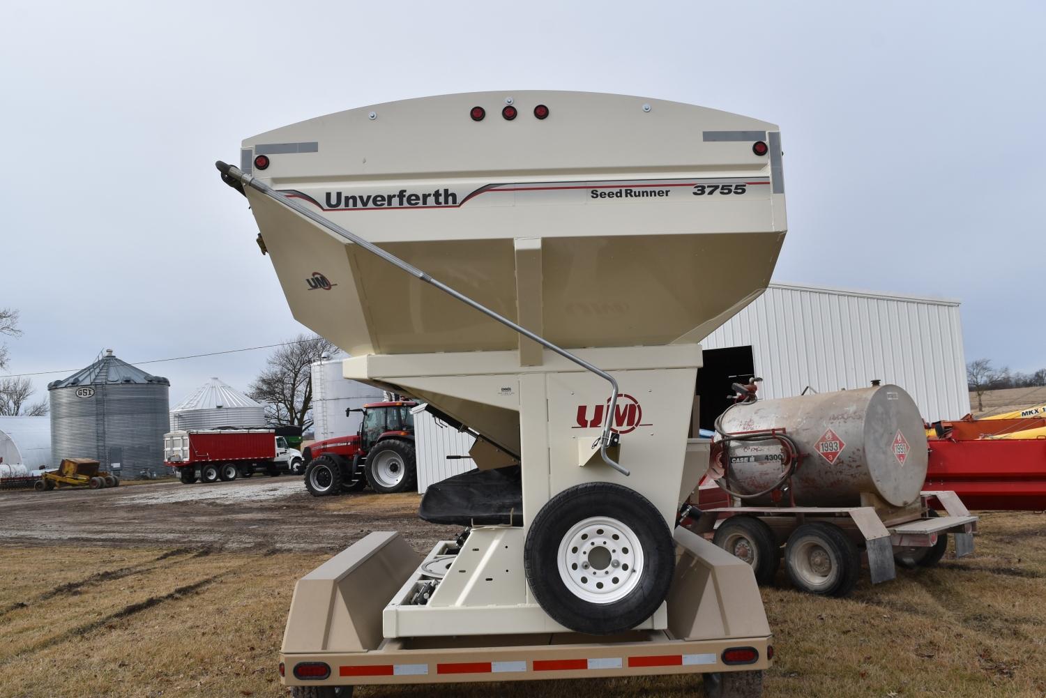 Unverferth UM 3755 Seed Tender