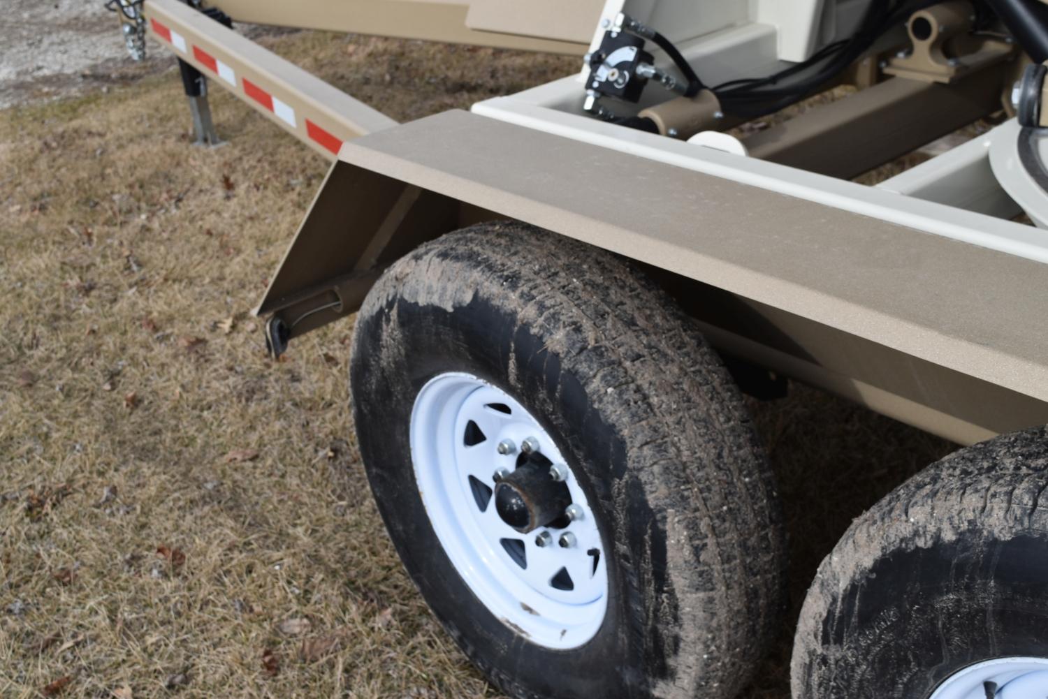 Unverferth UM 3755 Seed Tender