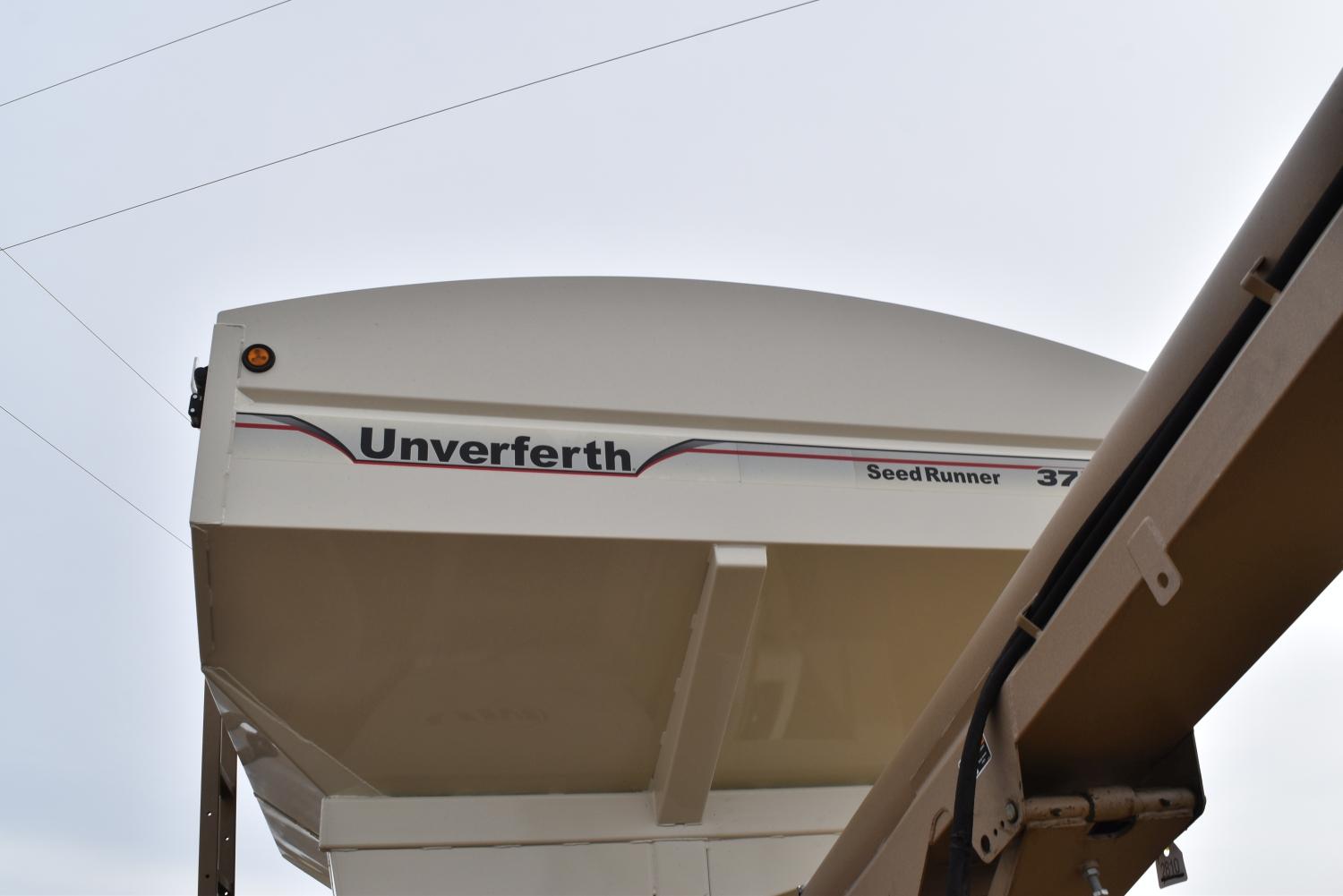 Unverferth UM 3755 Seed Tender