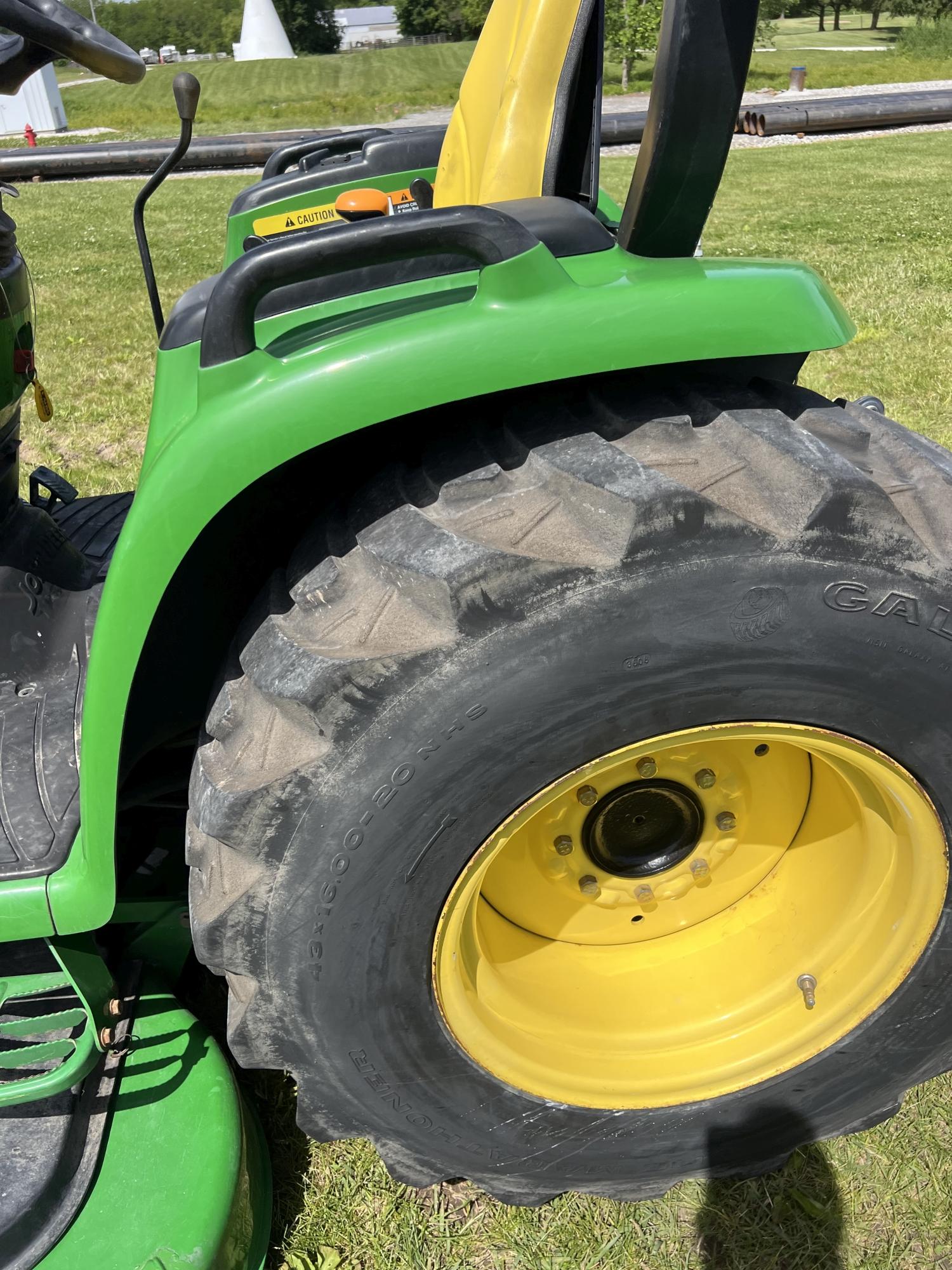 John Deere 3320 Tractor
