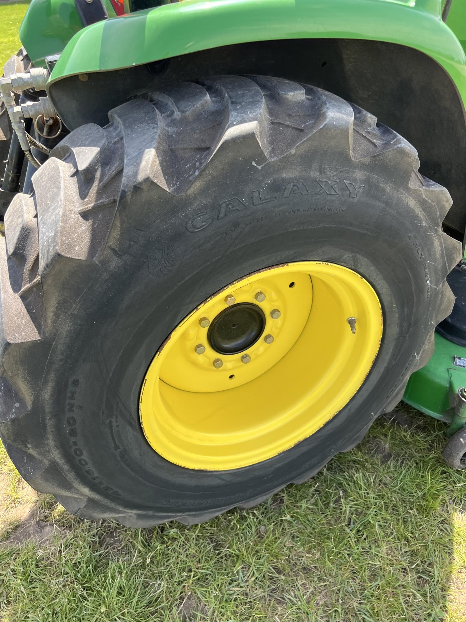 John Deere 3320 Tractor