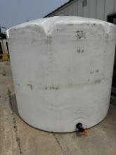 2000 Gallon Poly Tank